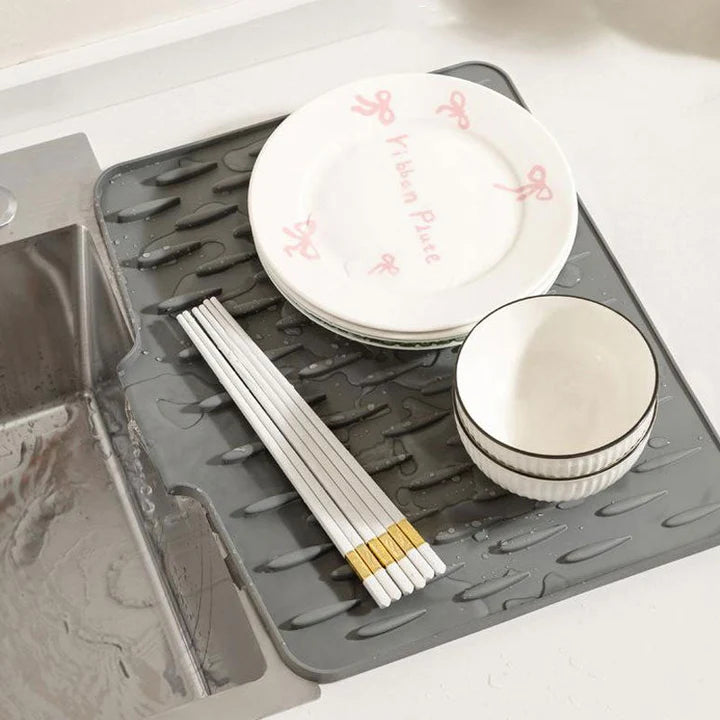 Globetrek Silicone Mat 1+1 FREE: Multifunctional Silicone Dry and Heat Resistant Mat Main image
