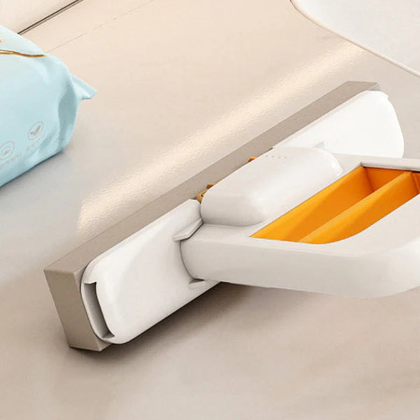 Mini Portable Self-Squeezing Mop Secondary image